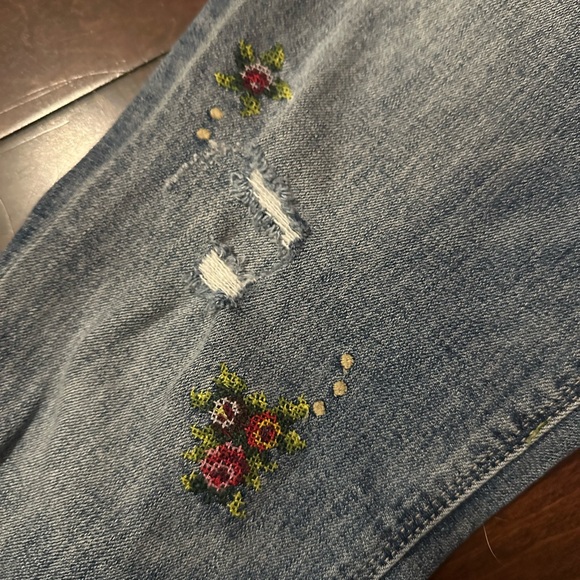 Lucky Brand 🍀 Ava Skinny floral embroidered cross stitched jeans size 4/27 NWOT - Picture 3 of 8